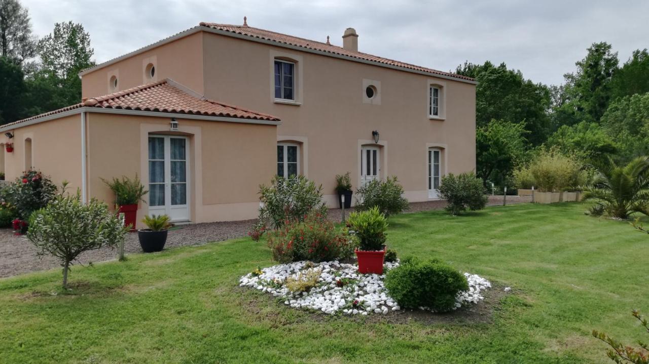 مبيت وإفطار Les Magnils-Reigniers Le Logis Du Marais المظهر الخارجي الصورة